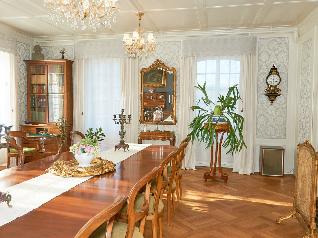 Tapeten mit Geschichte im Haus zum Wilden Mann