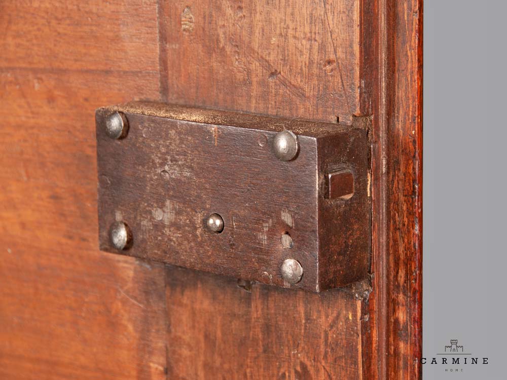 Baroque cupboard, walnut - probably Alpine, early 18th century
