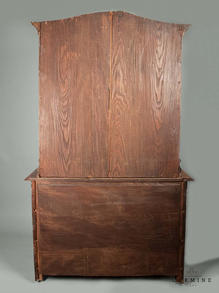 Barocke Aufsatzkommode, wohl Basel um 1740 - Nuss- und Nusswurzelholzfurnier auf Tannenholz