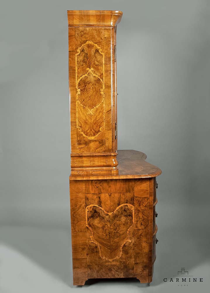 Barocke Aufsatzkommode, wohl Basel um 1740 - Nuss- und Nusswurzelholzfurnier auf Tannenholz