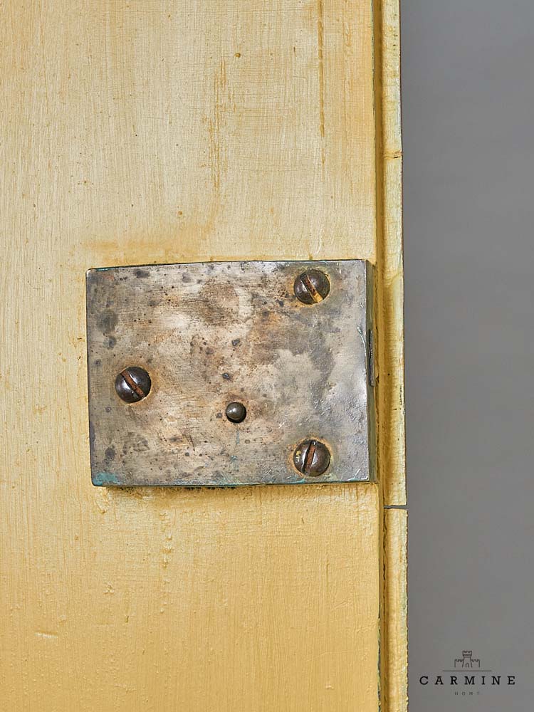 Barocke Aufsatzkommode, wohl Basel um 1740 - Nuss- und Nusswurzelholzfurnier auf Tannenholz