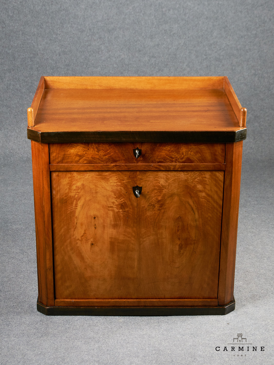 Armoire à monnaie, Biedermeier vers 1840, fraîchement restaurée