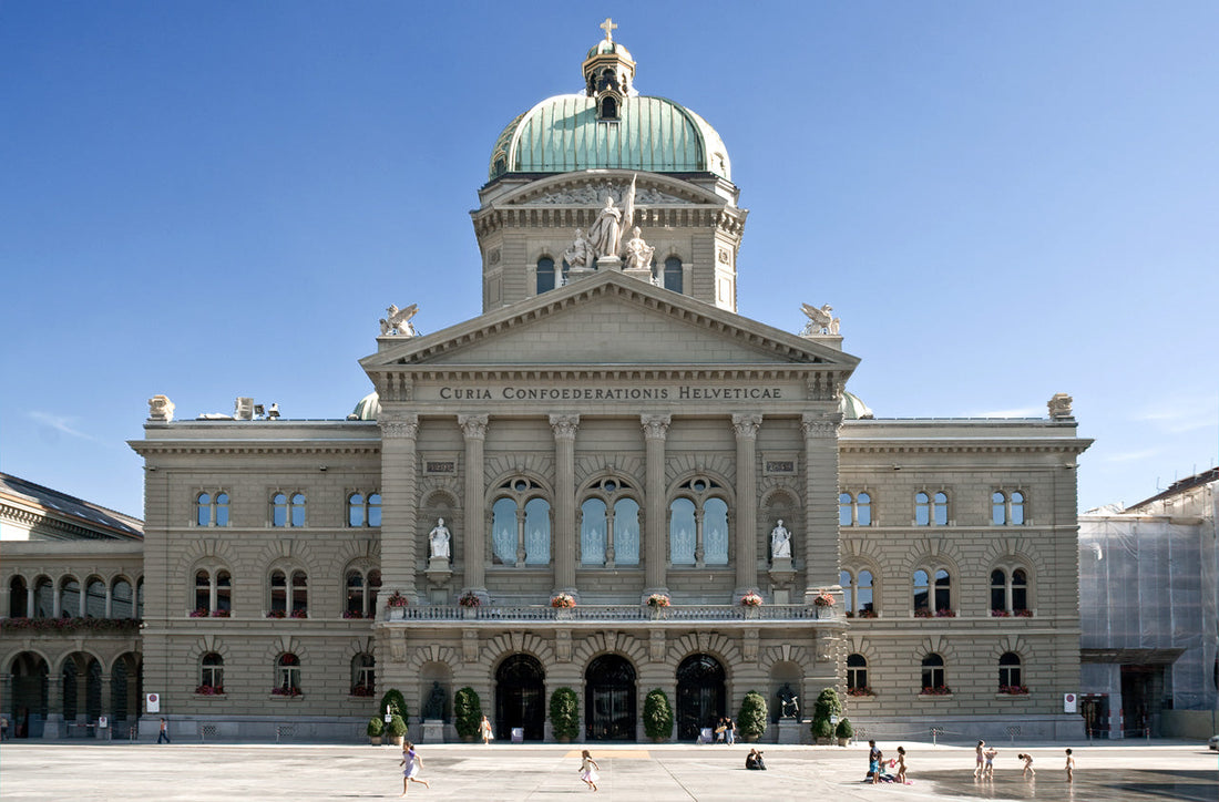 Restaurierung Hauptportaltüre im Bundeshaus Bern