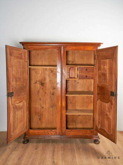 Cupboard, Friborg 18th century, freshly restored
