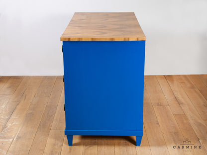 Chest of drawers “Patina” signal blue