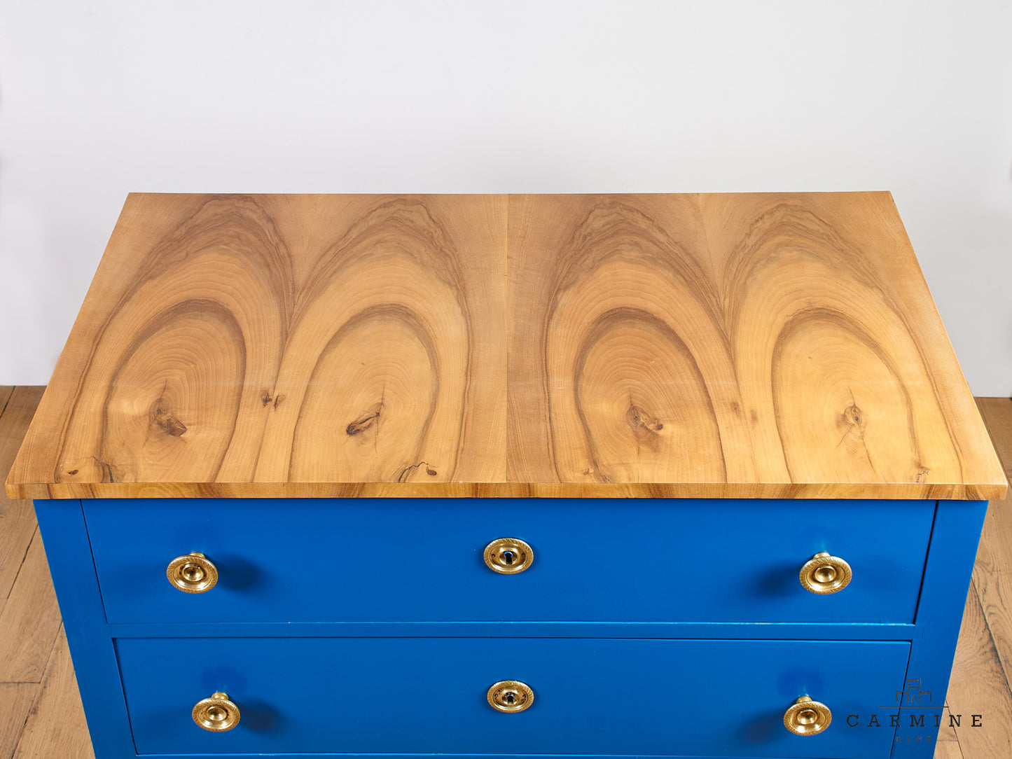 Chest of drawers “Patina” signal blue