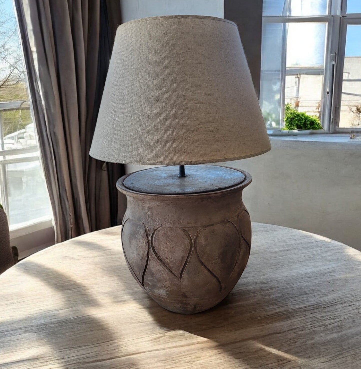 CureMe - Rustic Ceramic Table Lamp
