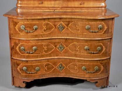 Baroque top chest of drawers, probably Basel around 1740 - walnut and burl walnut veneer on fir wood