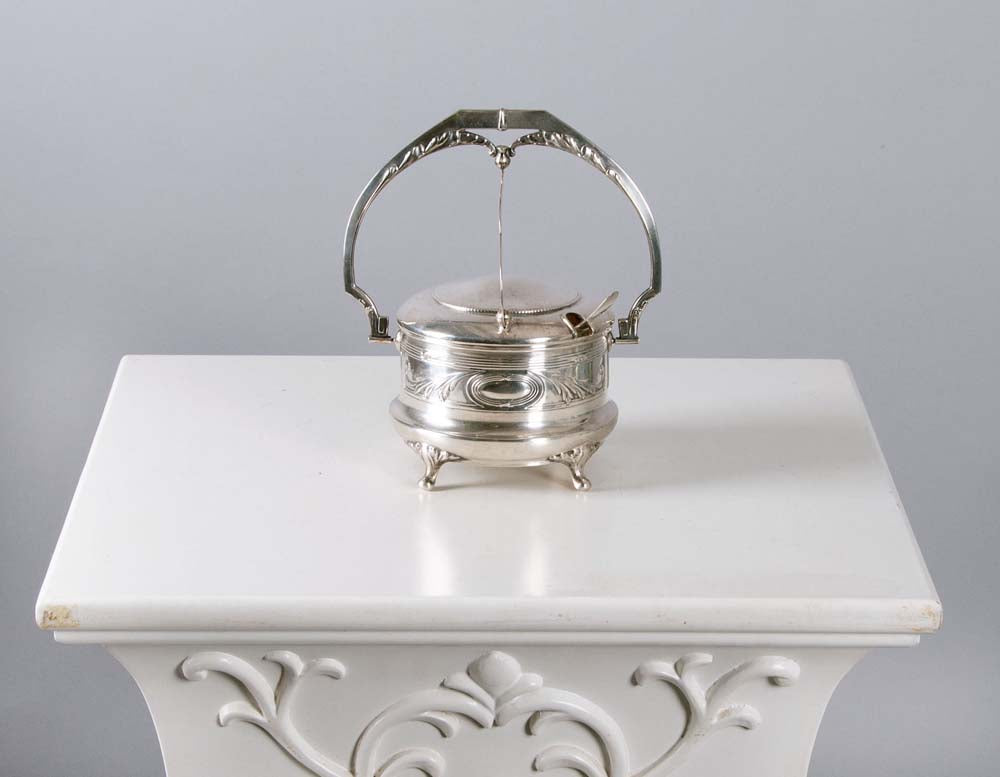 Jugendstil Sucrier mit Kristallglaseinsatz * - Wohl Italien um 1900, gepunzt 800er Silber